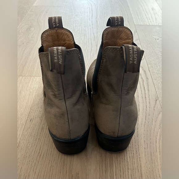 Women’s Blundstone 1677L Heel Series Rustic Brown Boots - Picture 5 of 8